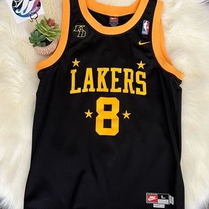Vintage Lakers Kobe #8 L Youth/ M Women’s